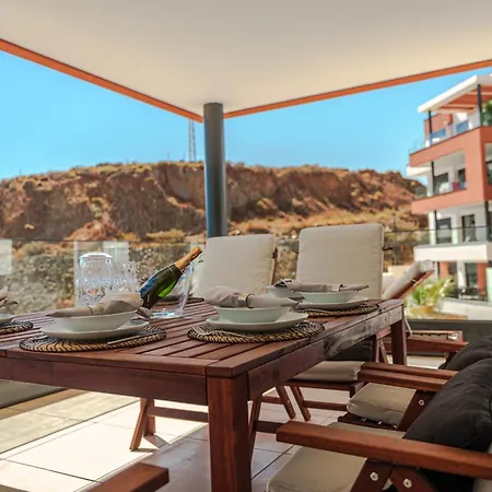 Stunning Modern In Middel Views Higueron Apartamento