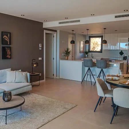 Stunning Modern In Middel Views Higueron דירה