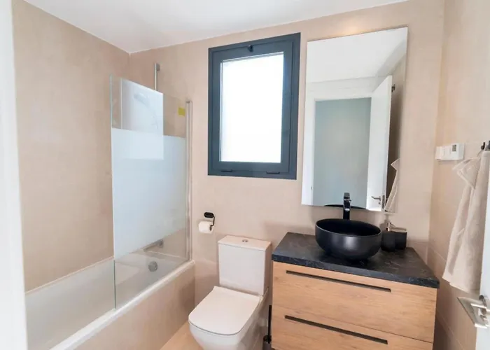 דירה Stunning Modern In Middel Views Higueron פואנגירולה