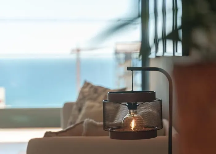 Stunning Modern In Middel Views Higueron פואנגירולה