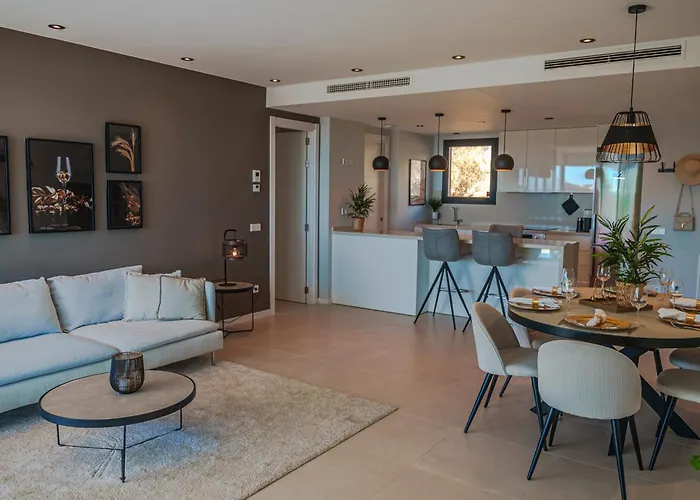 Stunning Modern In Middel Views Higueron דירה