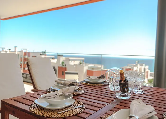 Stunning Modern In Middel Views Higueron דירה פואנגירולה